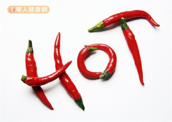 研究發現，辣椒當中的辣椒素能夠避免吃進過量飲食，進而幫助控制體重。