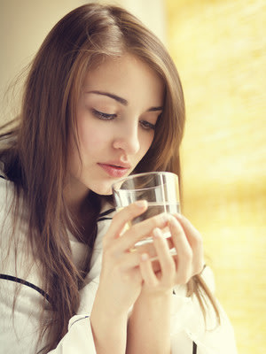 喝水喝對時間 也助於排毒的6 TIMING