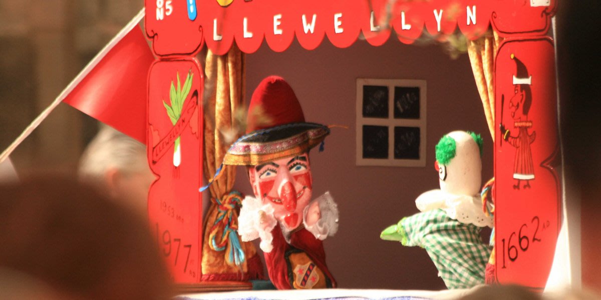 punch and judy puppets