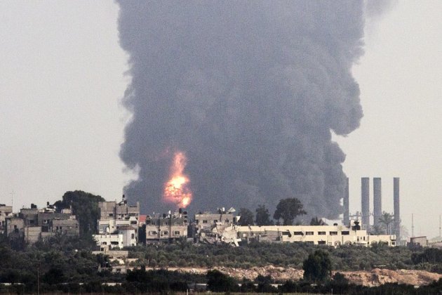 Photo de Gaza prise depuis la frontière sud d'Israël, après un raid aérien le 29 juillet.