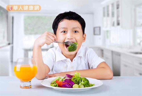吃足蔬果除了可以幫助消化及腸胃蠕動，還可以幫助孩子腦部發育、記憶力。