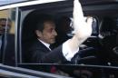 VIDEO. Nicolas Sarkozy doit-il prendre la parole avant les élections européennes?