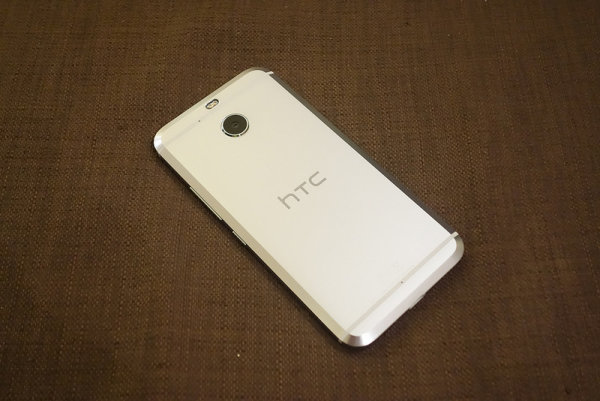 大螢幕 全金屬防水 高解析音效 HTC 10 evo開箱