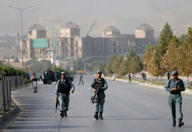 阿富汗警察在案發後巡邏 ( 圖 / 路透社 )