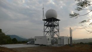 為提升山區雨量預報能力，國研院在高雄杉林村集來農場設立「雙偏極化雷達」基地。（photo by 國研院提供）