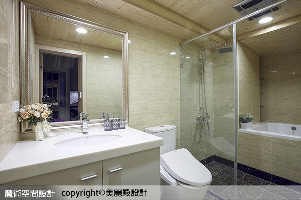 【圖說】衛浴空間採乾濕分離規劃，仿效飯店式的精緻，給予居者舒適的使用機能。