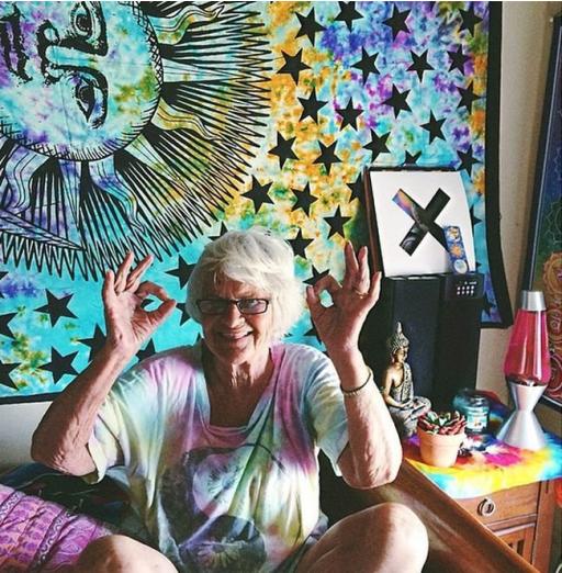 Η γιαγιά raver του Instagram