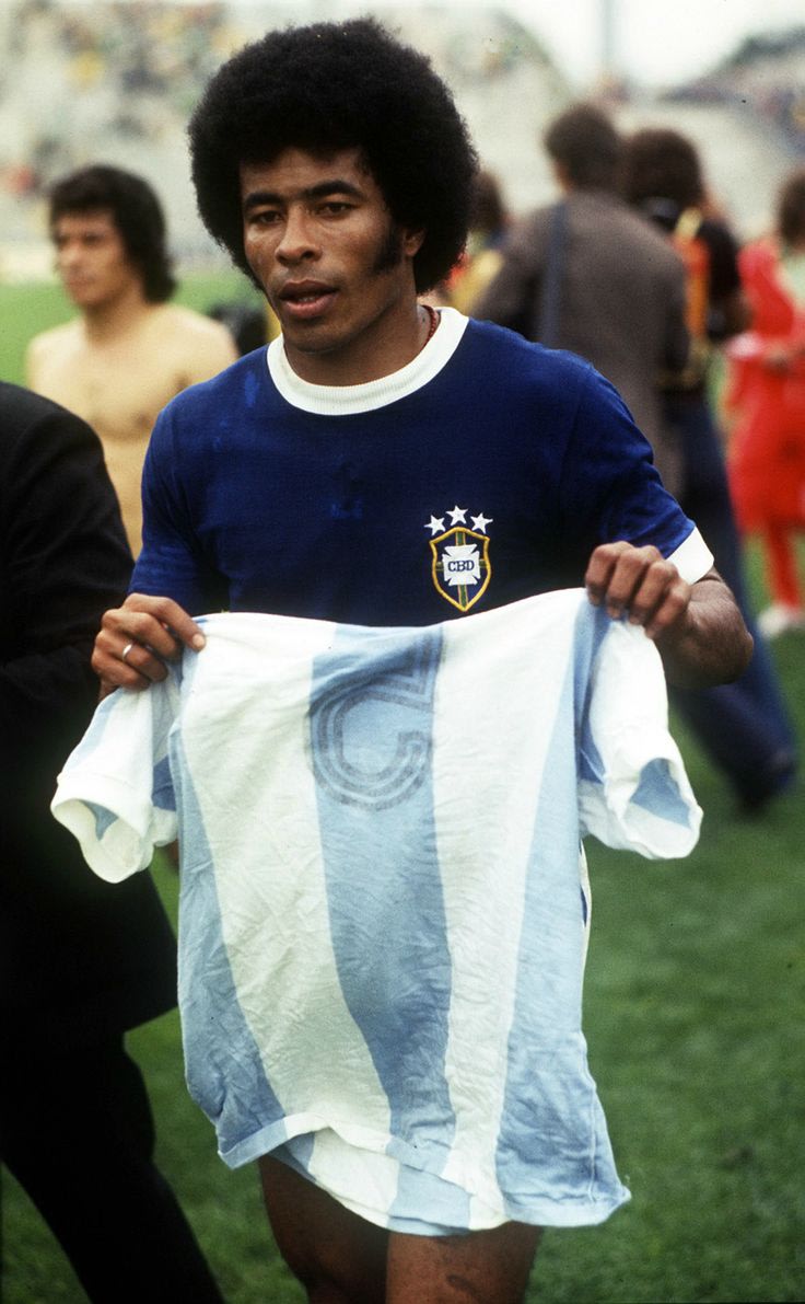 4. BRASIL 2 x 1 ARGENTINA (amistoso em 1970) - Embora nÃ£o tenha sido um placar elÃ¡stico, o triunfo do Brasil por 2 a 1 sobre a Argentina num amistos...