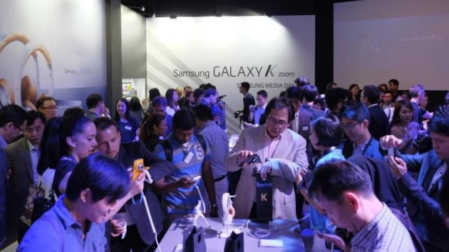 Samsung Resmi Kenalkan GALAXY K Zoom & Level smartphone mobile gadget liputan khusus liputan audio video aksesoris gadget 