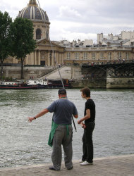 巴黎塞納河整治成功，近來城市興起釣魚熱。（photo by Wikipedia）