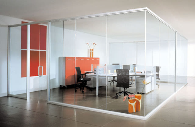 الزجاج طريقة عصرية في تقسيم ودمج الغرف 20140602111309