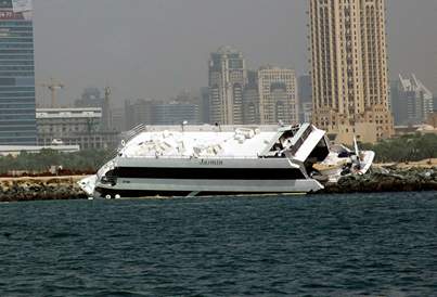 Yacht runs aground Palm Jumeirah