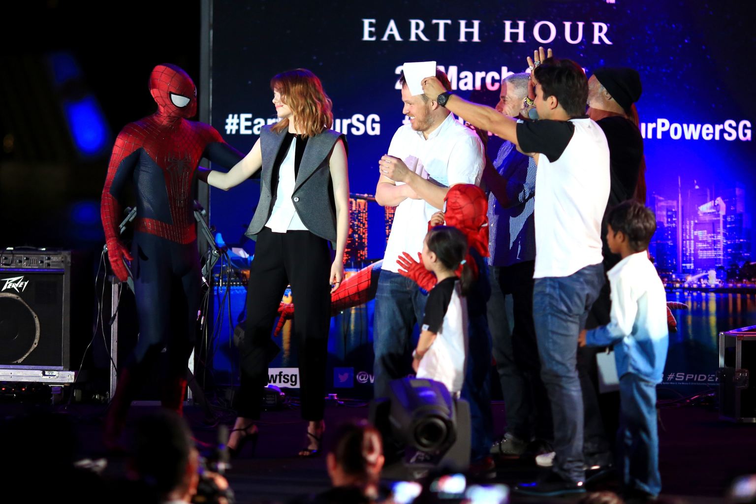 FILM >> "The Amazing Spider-Man 2" (2014) - Página 12 Earth-hour-kick-off-spider-20140329-135851-571