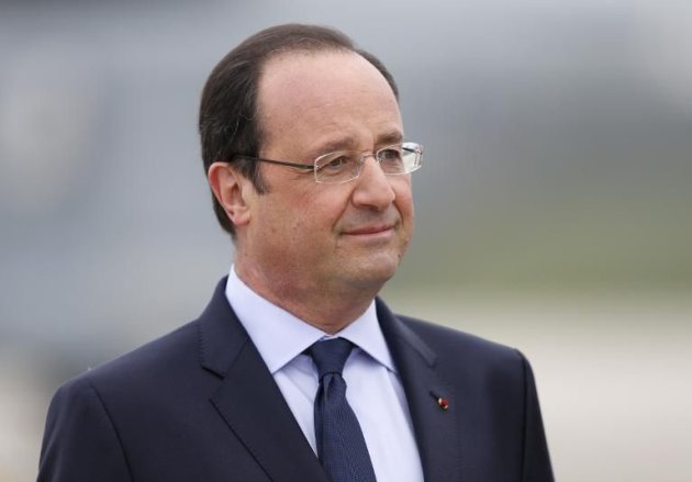 Le président Francois Hollande le 20 avril 2014 à Villacoublay.