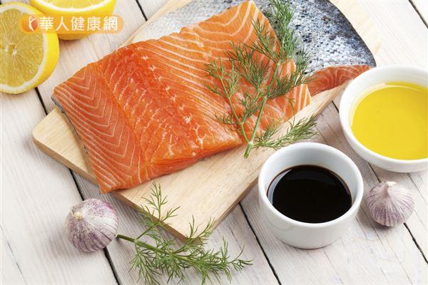 鮭魚富含Omega-3脂肪酸，適量補充有益健康。