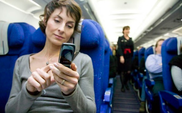 為什麼飛機上不能用手機？