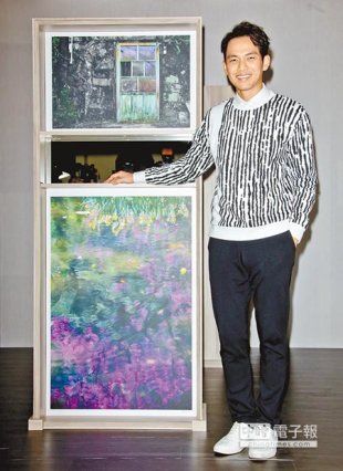 鍾漢良昨為攝影個展宣傳，展出他在九份拍的作品。（羅永銘攝）