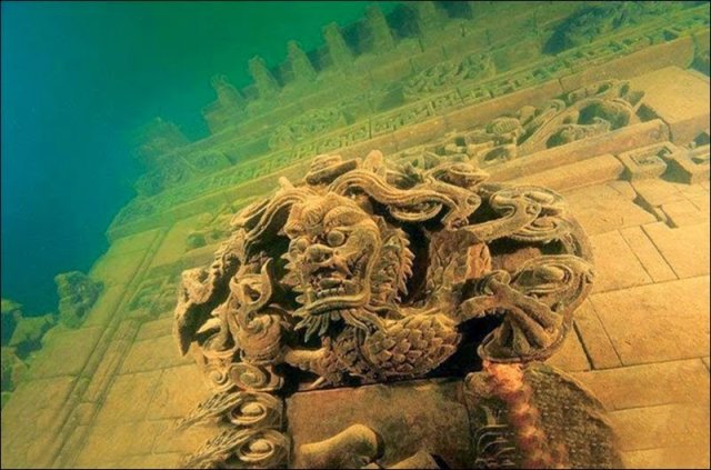 Η αρχαία πόλη της Κίνα που παραμένει μέχρι και σήμερα αναλλοίωτη στο βυθό της θάλασσας [photos]