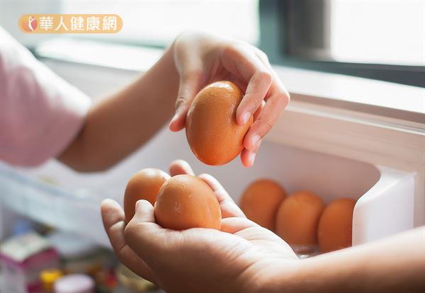 劉崢偉醫師認為，考量每天吃超過1顆蛋的風險可能超過口腹之慾的滿足，民眾還是每2天吃1顆蛋就好。
