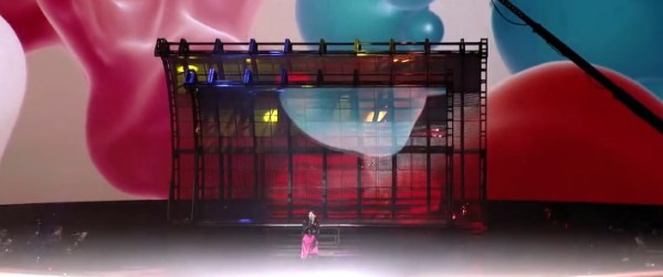王菲「幻樂一場」演唱會上海開唱，全程直播創下記錄。