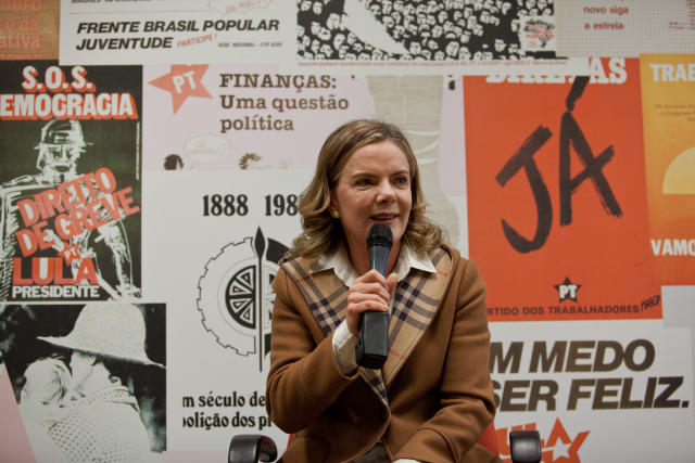 ***ARQUIVO***SÃO PAULO, SP - 05.08.2019: Deputada federal Gleisi Hoffmann, presidente do PT, durante o primeiro debate preparatório para o 7º Congresso 'Democracia x Capitalismo' na Fundação Perseu Abramo, São Paulo. (Foto: Zé Carlos Barretta/Fotoarena/Folhapress)