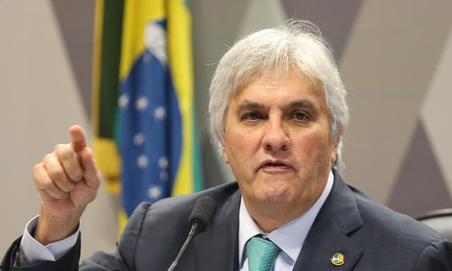 ***ARQUIVO 11.07.2017*** BRASÍLIA, DF, 09.05.2016 - O senador Delcídio do Amaral depõe na CCJ do Senado. (Foto: Alan Marques/Folhapress)