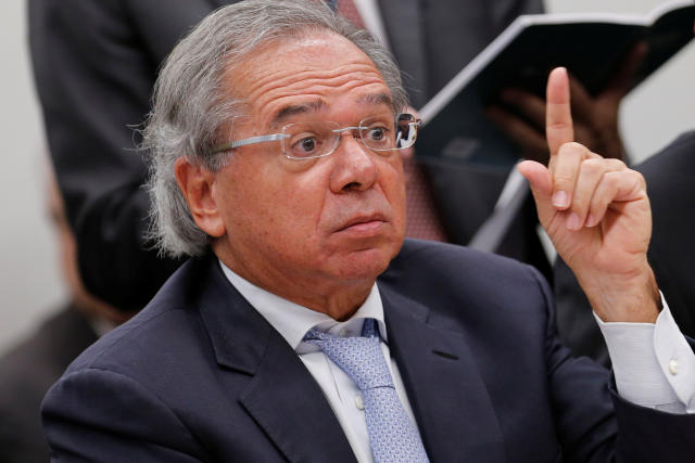 Ministro da economia, Paulo Guedes afirmou que governo não pretende realizar concursos públicos (Foto: Reuters/Adriano Machado)